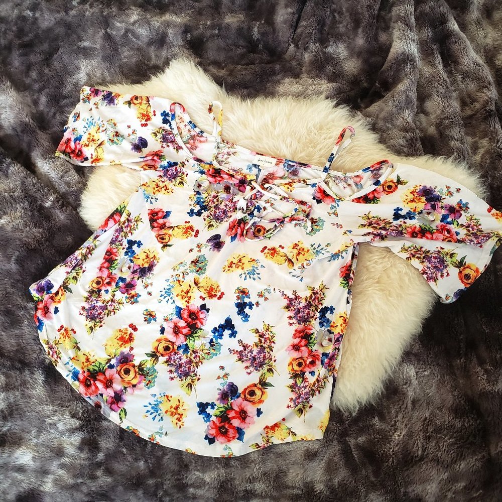 Free Kisses - Floral Off The Shoulder Flowy Blouse - Size L